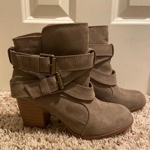 American Eagle Booties